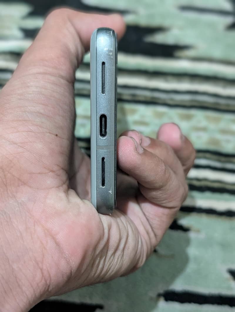 Google Pixel 8 3