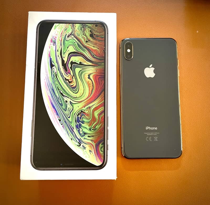 Apple iPhone XS Max 3