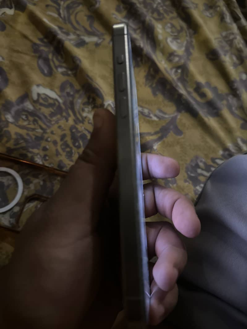Apple iPhone 15 Pro Max 3
