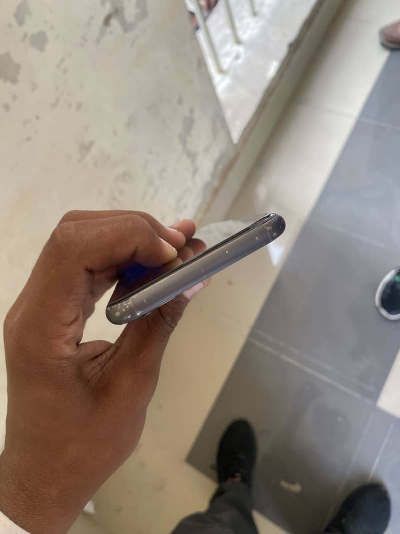 Apple iPhone 11 5