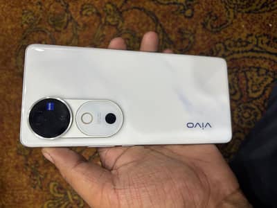 Vivo V40