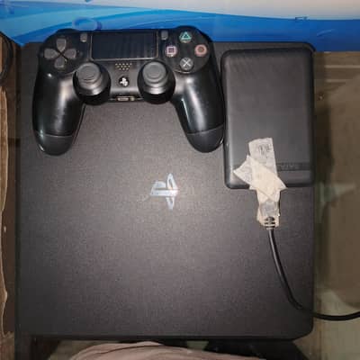 PS4 SILM (PS PLUS INCLUDED)