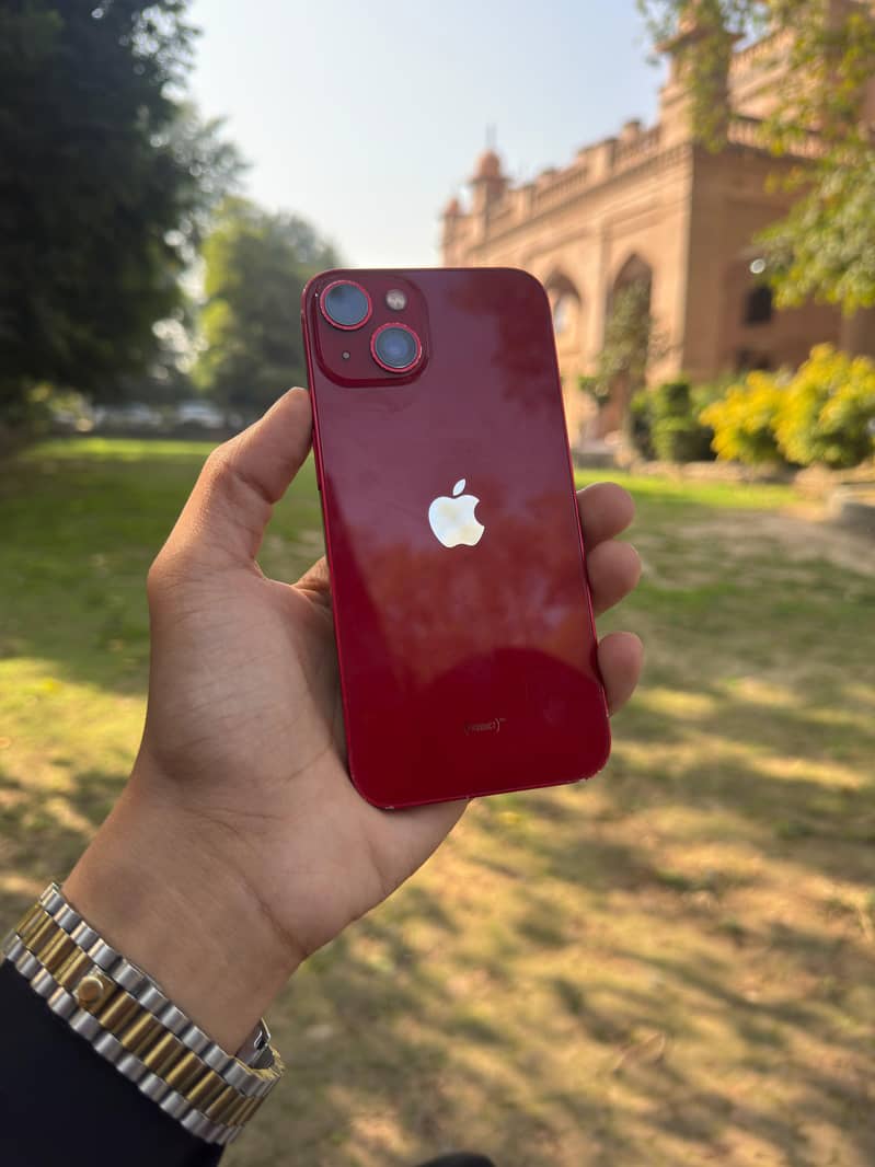 Apple iPhone 13 0