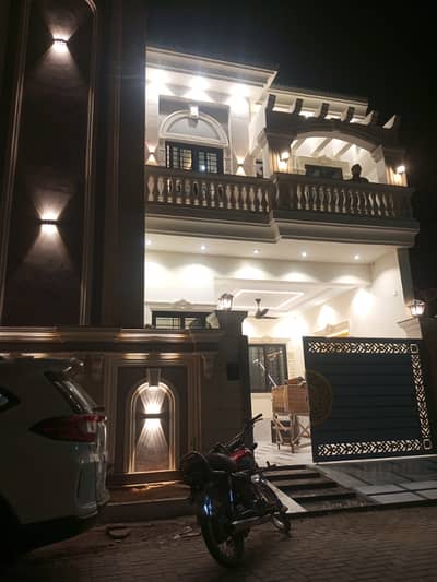 Lavish modern style house available for Sale in diamond city phease 1