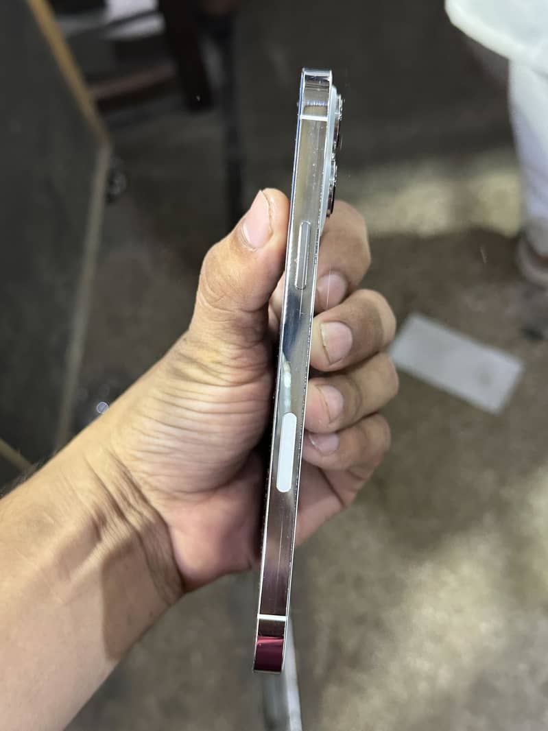 Iphone 13 pro max 4