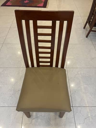 Dining table with 6 chairs