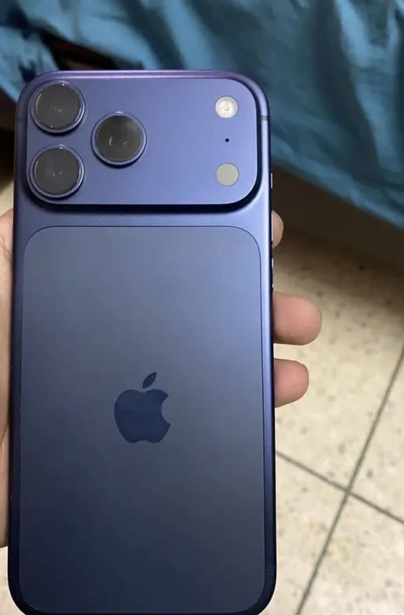 Apple iPhone 17 Pro Max 0