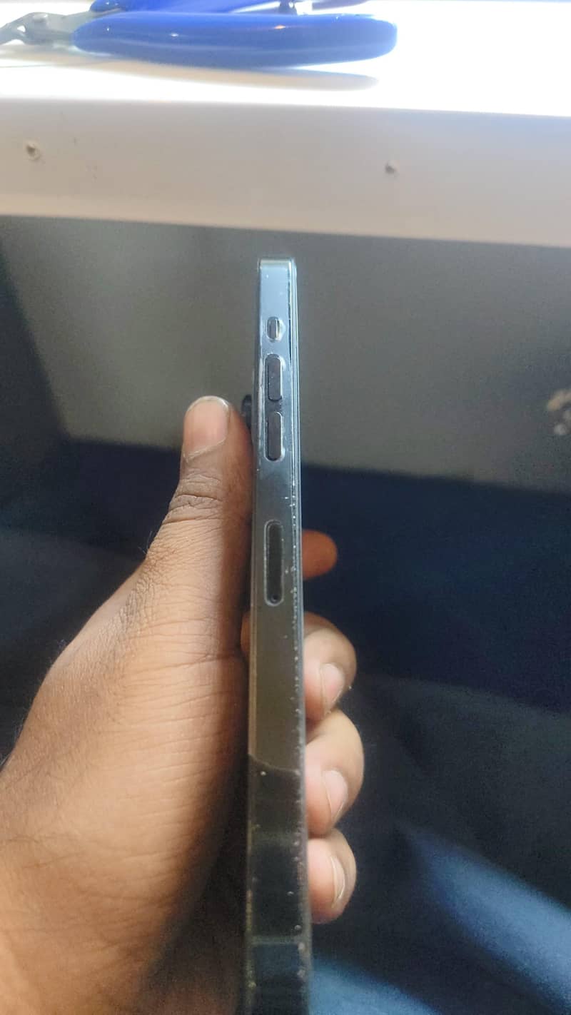 Apple iPhone 14 Pro Max 1