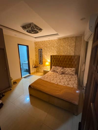 One Bedroom Vip apartment available on daily basis in bahria town LHR