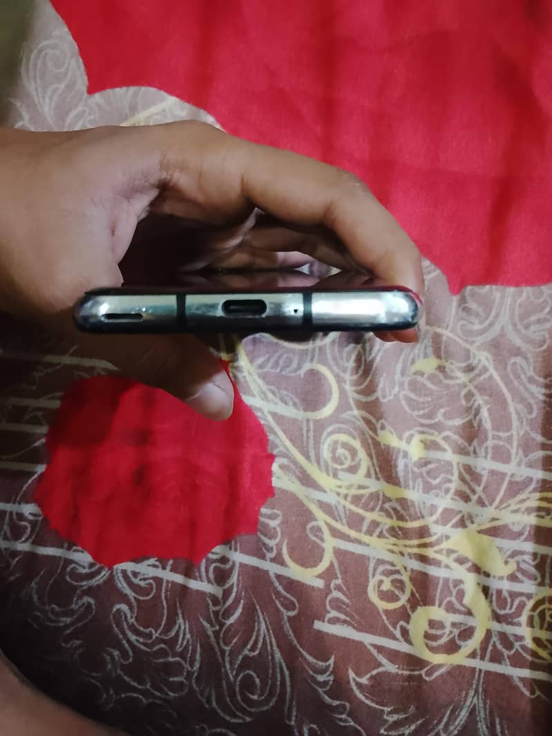 Sharp Aquos R2 1