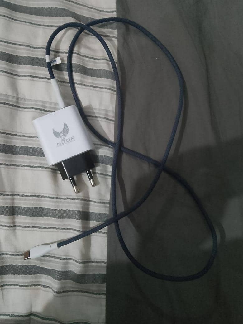 Realme C17 10