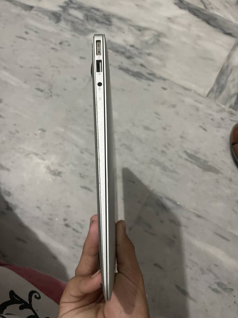 MacBook 0