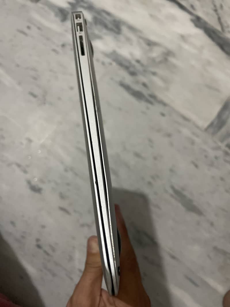 MacBook 1