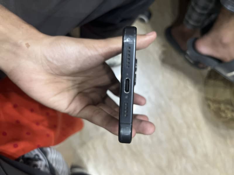 Apple iPhone 15 Pro Max 3