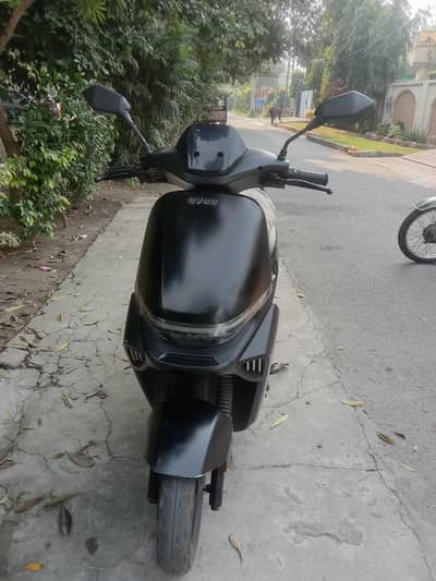 Evee S1 Lush black 22 months warranty