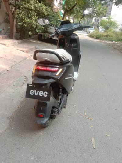 Evee S 1 Heavy bike of ( Scooties) (Evee S1 )