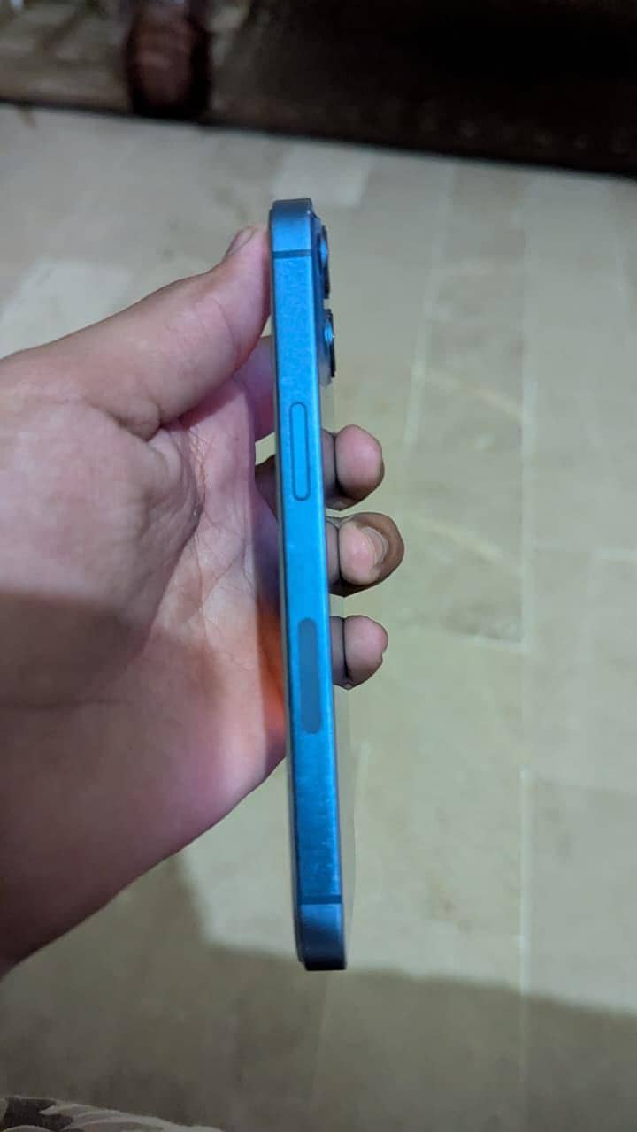 Apple iPhone 13 1