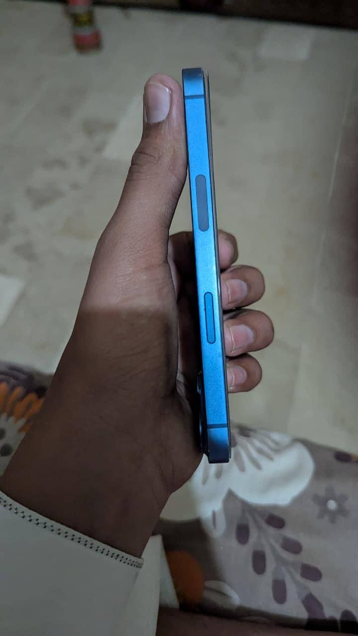 Apple iPhone 13 3