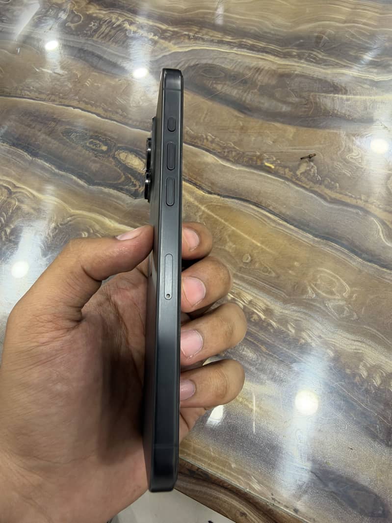 Apple iPhone 15 Pro Max 1