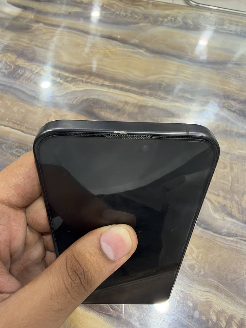 Apple iPhone 15 Pro Max 4