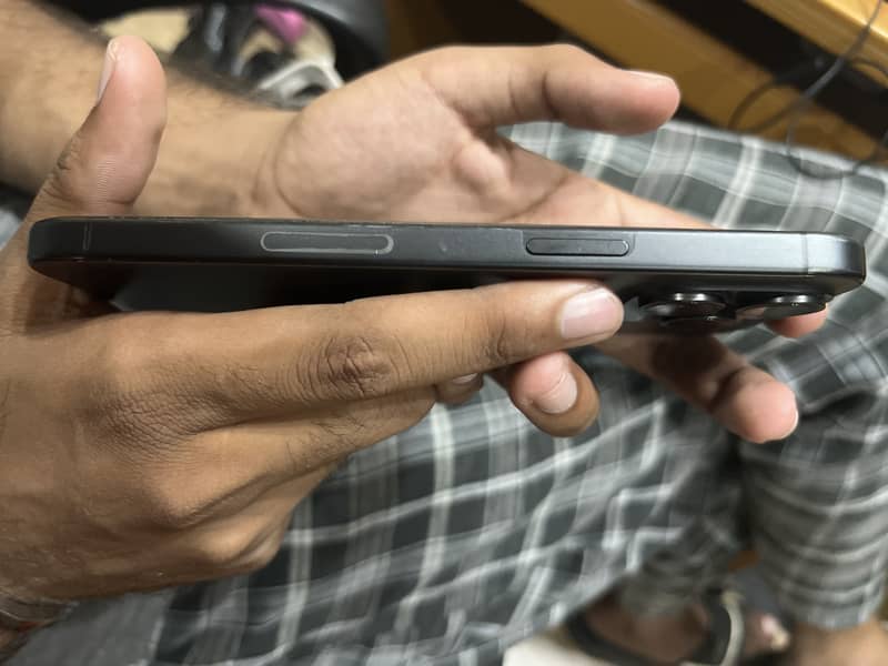 Apple iPhone 15 Pro Max 5
