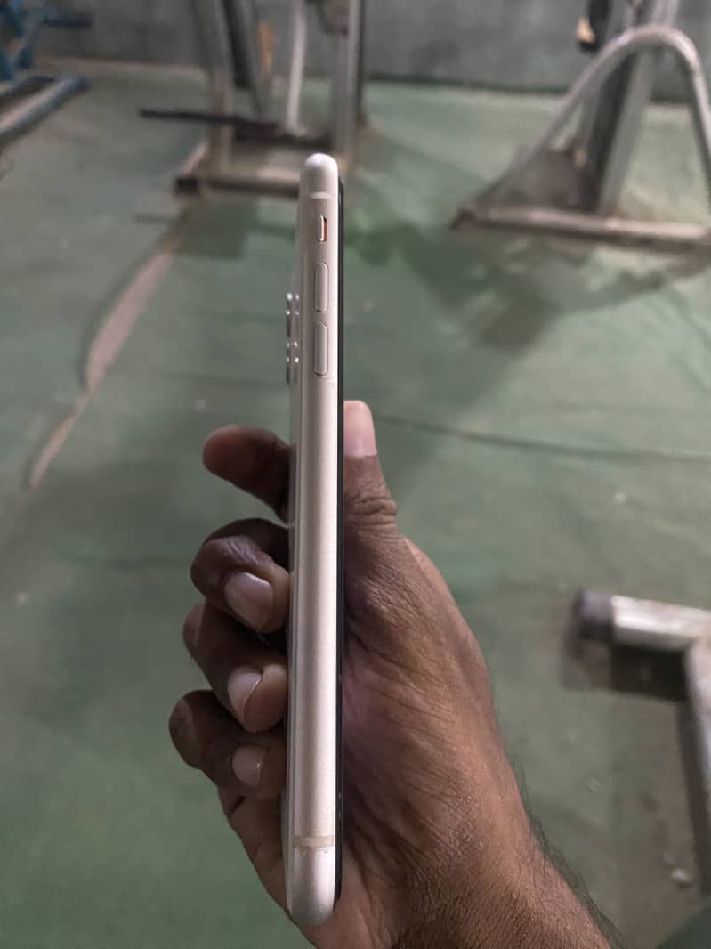 Apple iPhone 11 1