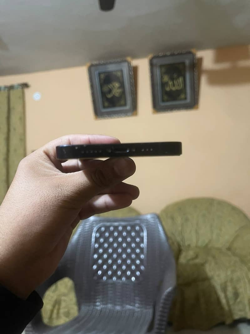 Apple iPhone 12 1