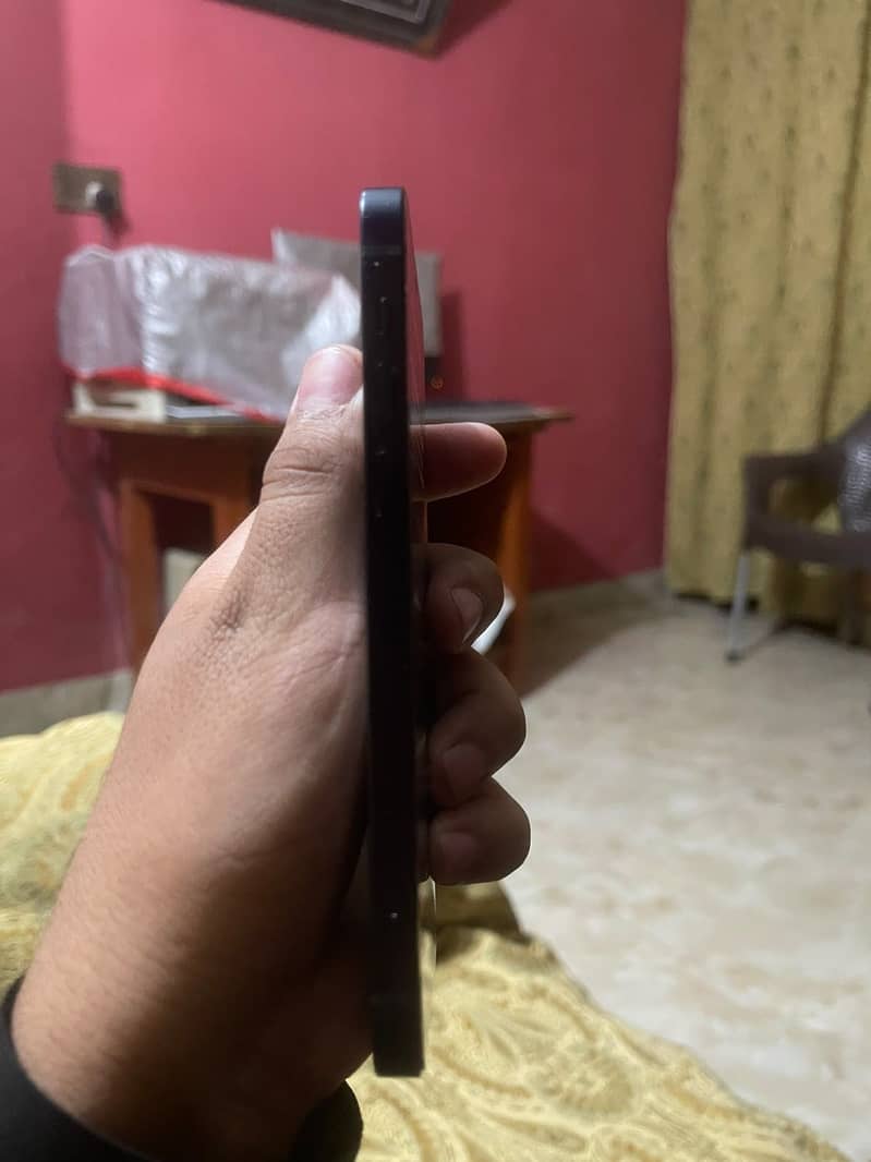Apple iPhone 12 2