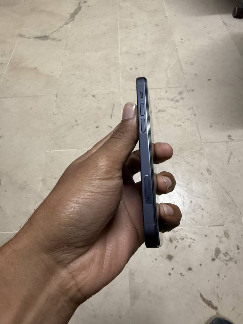 Apple iPhone 12 mini 6