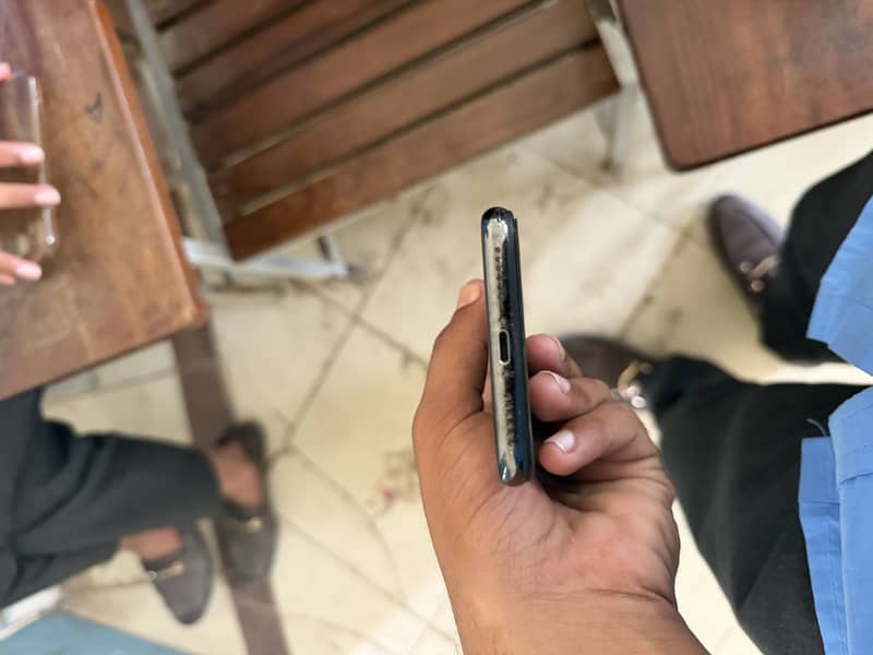 Apple iPhone X 15