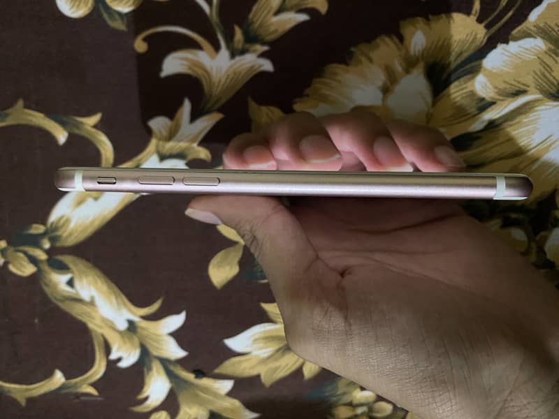 Apple iPhone 7 1