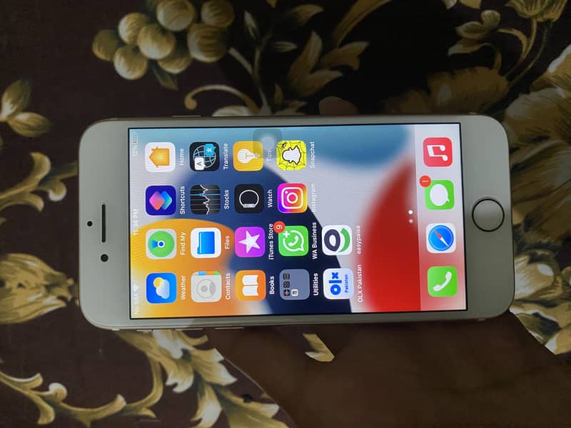 Apple iPhone 7 0