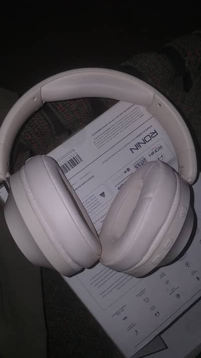 Ronin Magnitude R-1505, cream, used 1 month. Dual-device, wireless/wir