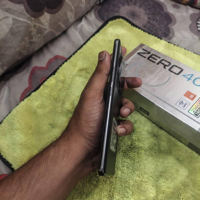 Infinix Zero 40 1