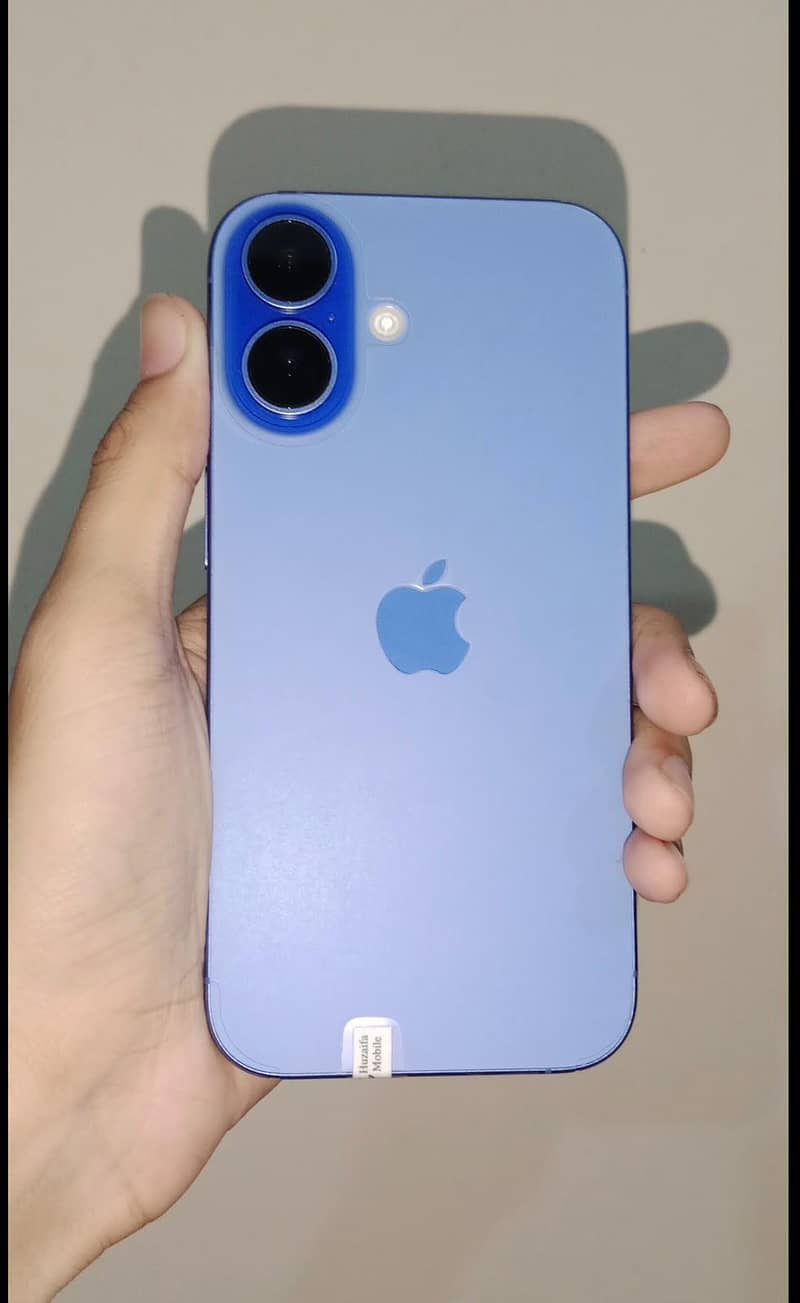 Apple iPhone 16 0