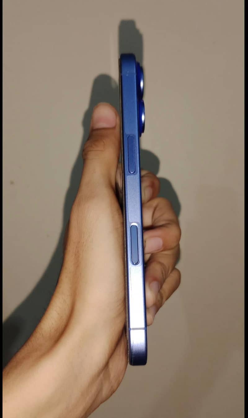 Apple iPhone 16 1