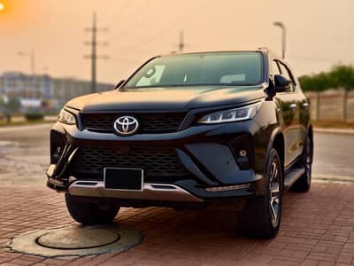 Toyota Fortuner Legender 2023 Black