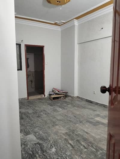 Gulshan E Iqbal Block 13d2 Mateen Terrace  3 Bed Dd 1100 Sq Ft Second Floor Road Facing Lift Available Ground Floor Parking Leased Flat Video Available Demand 1.25 *Code(16922)*