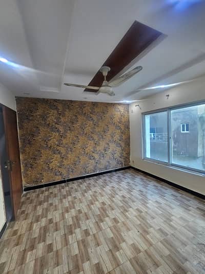 Three bed unfurnished apartment available for rent in Islamabad markez