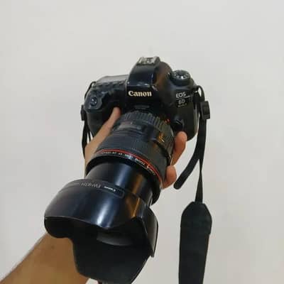 6d mark 2 with 2 batteries , box , 24-105mm 4L lens | Genuine unit