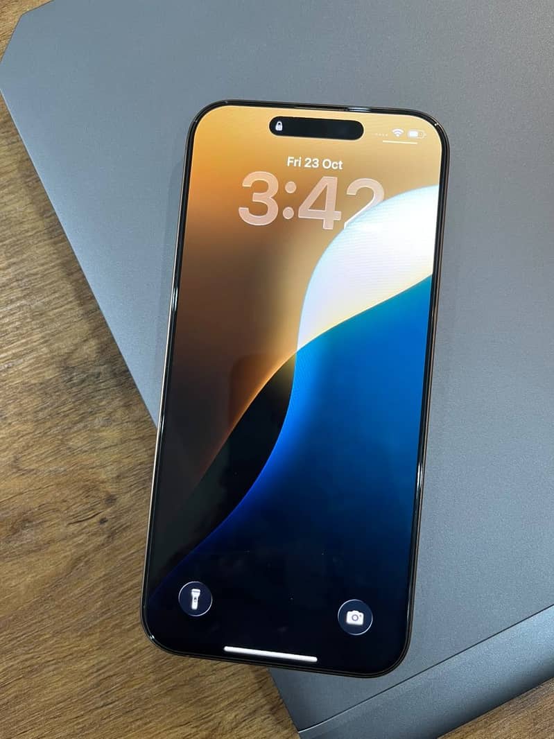 Apple iPhone 16 Pro Max 0