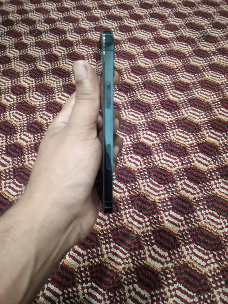 Apple iPhone 12 Pro 4