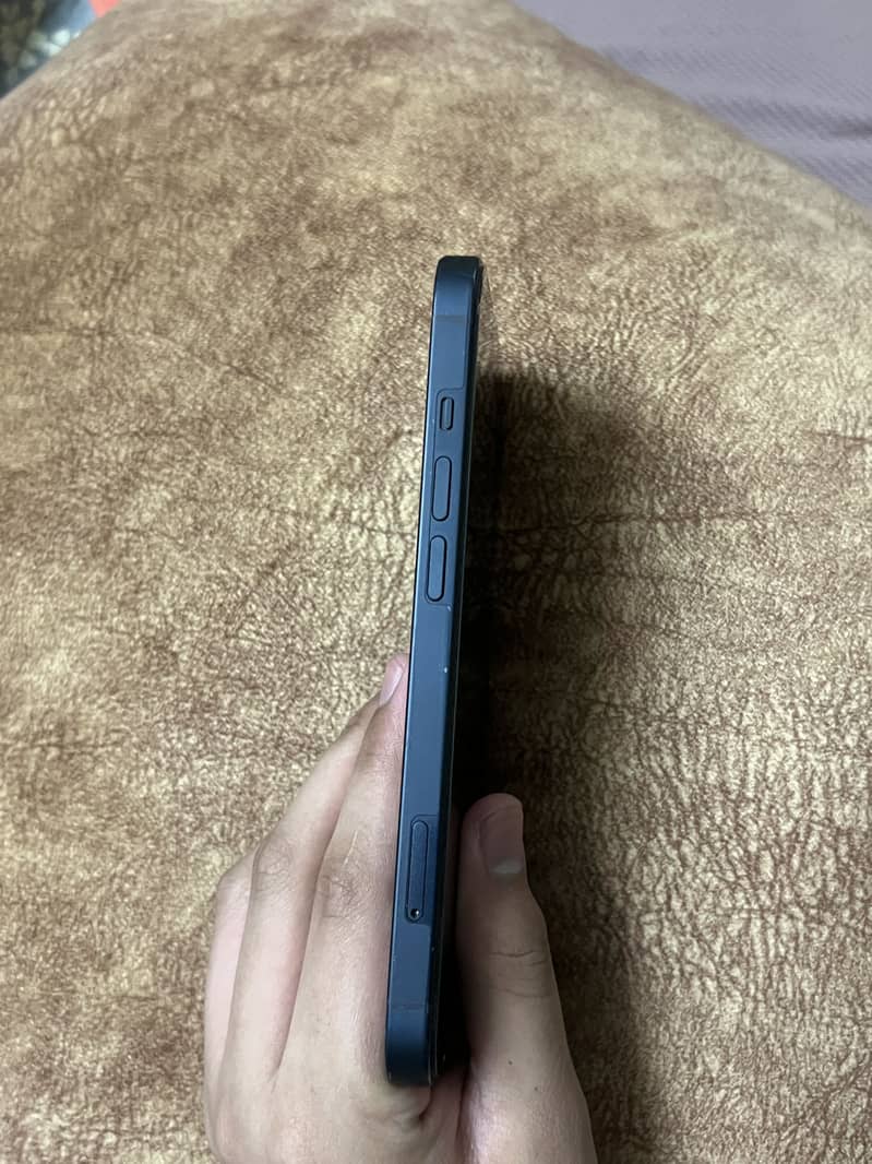 Apple iPhone 13 3