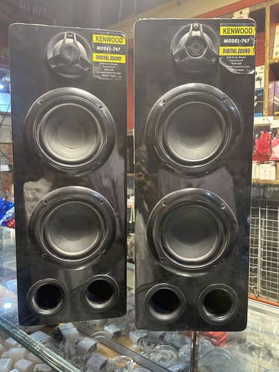 Kenwood Model 747 Digital Sound Speakers Pair