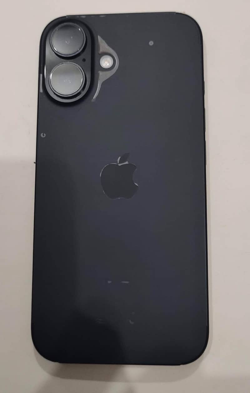 Apple iPhone 16 0