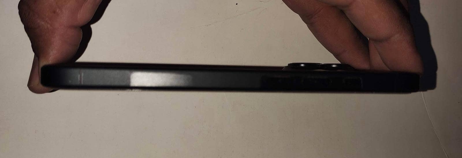 Apple iPhone 16 3