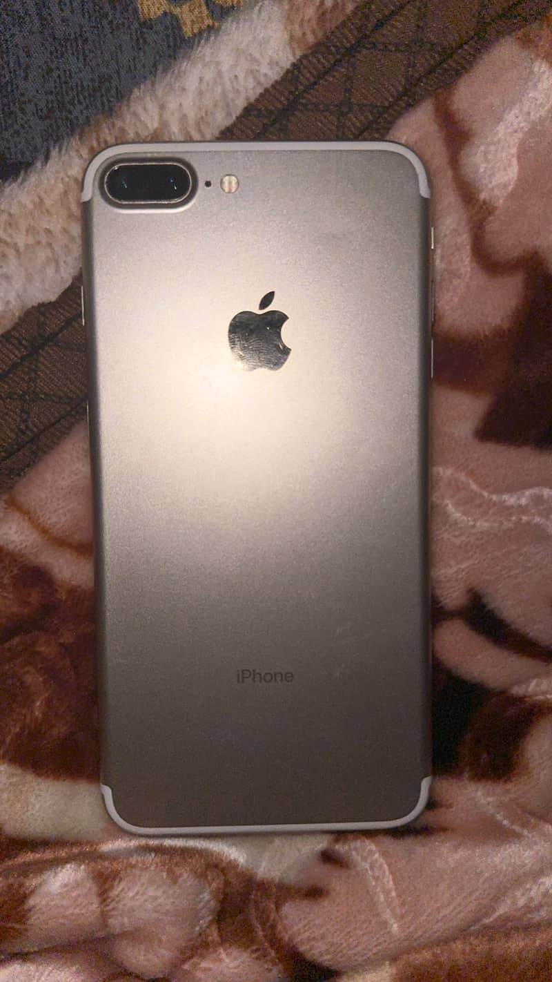 Apple iPhone 7 Plus 0