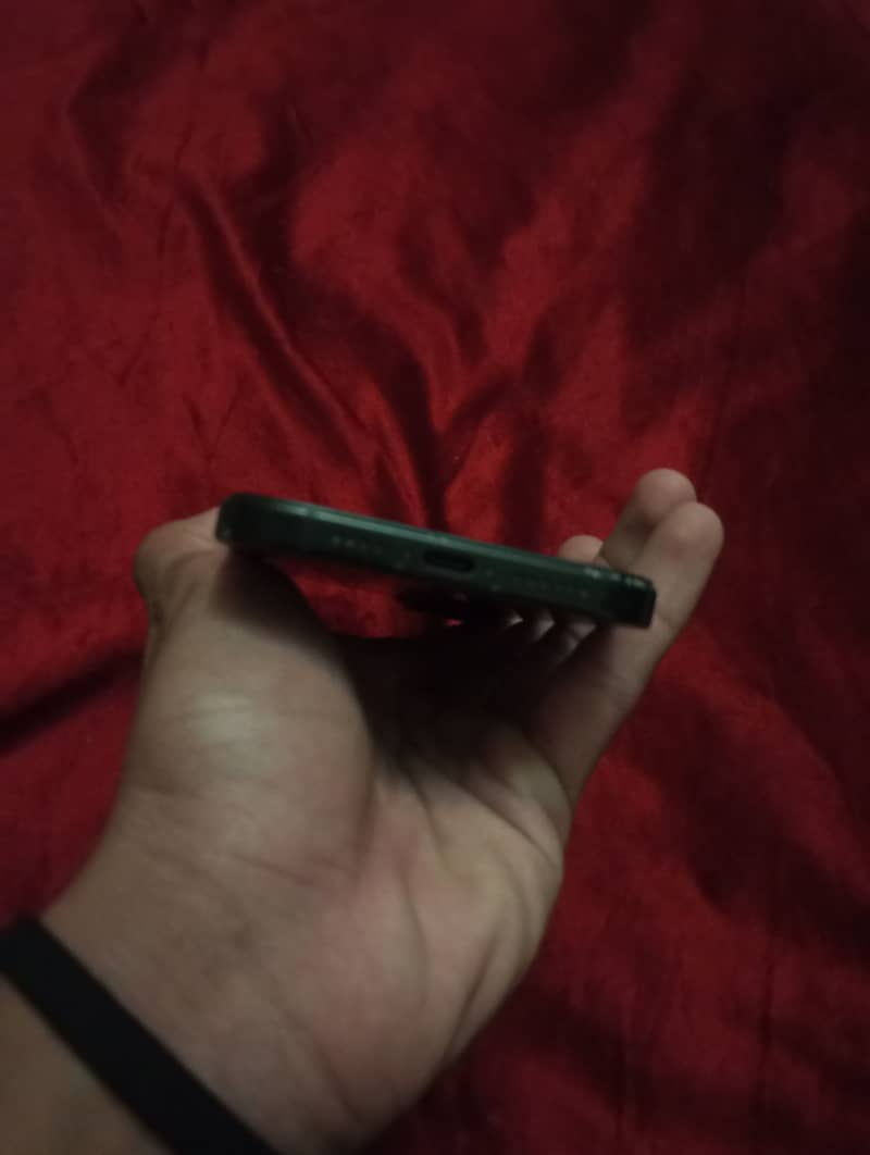 Apple iPhone 15 plus 3