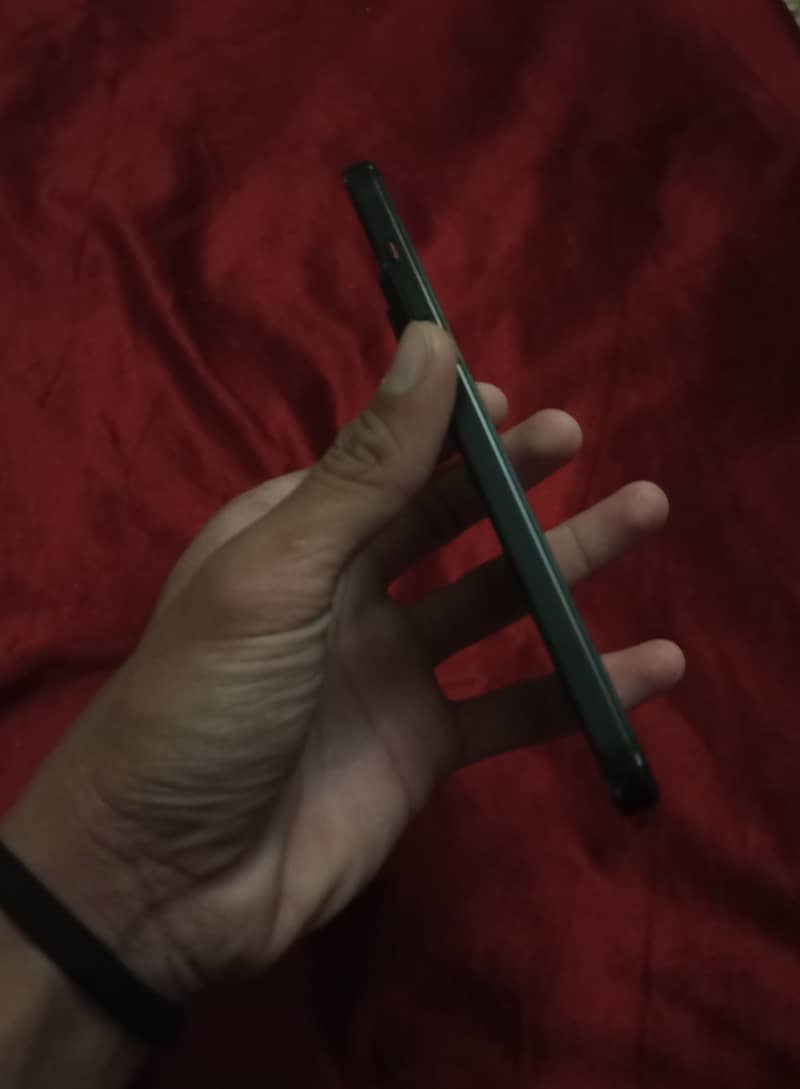 Apple iPhone 15 plus 4