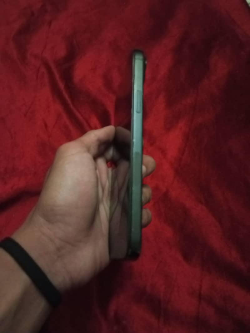 Apple iPhone 15 plus 6